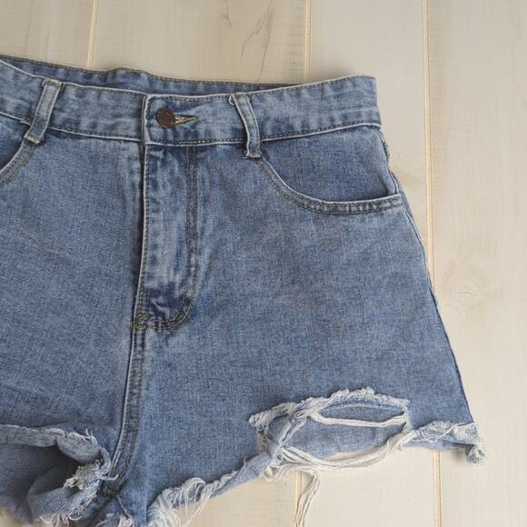 Wear Jeans Distressed Mid Wash High Rise Cut Off Jeans Shorts Size Medium - Picture 2 of 7